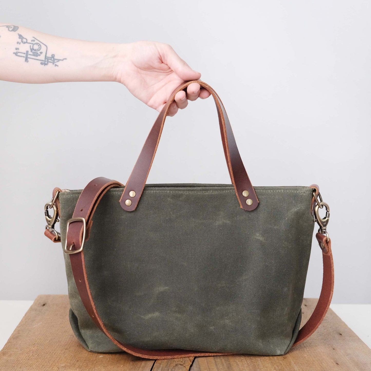Laine Tote: Olive