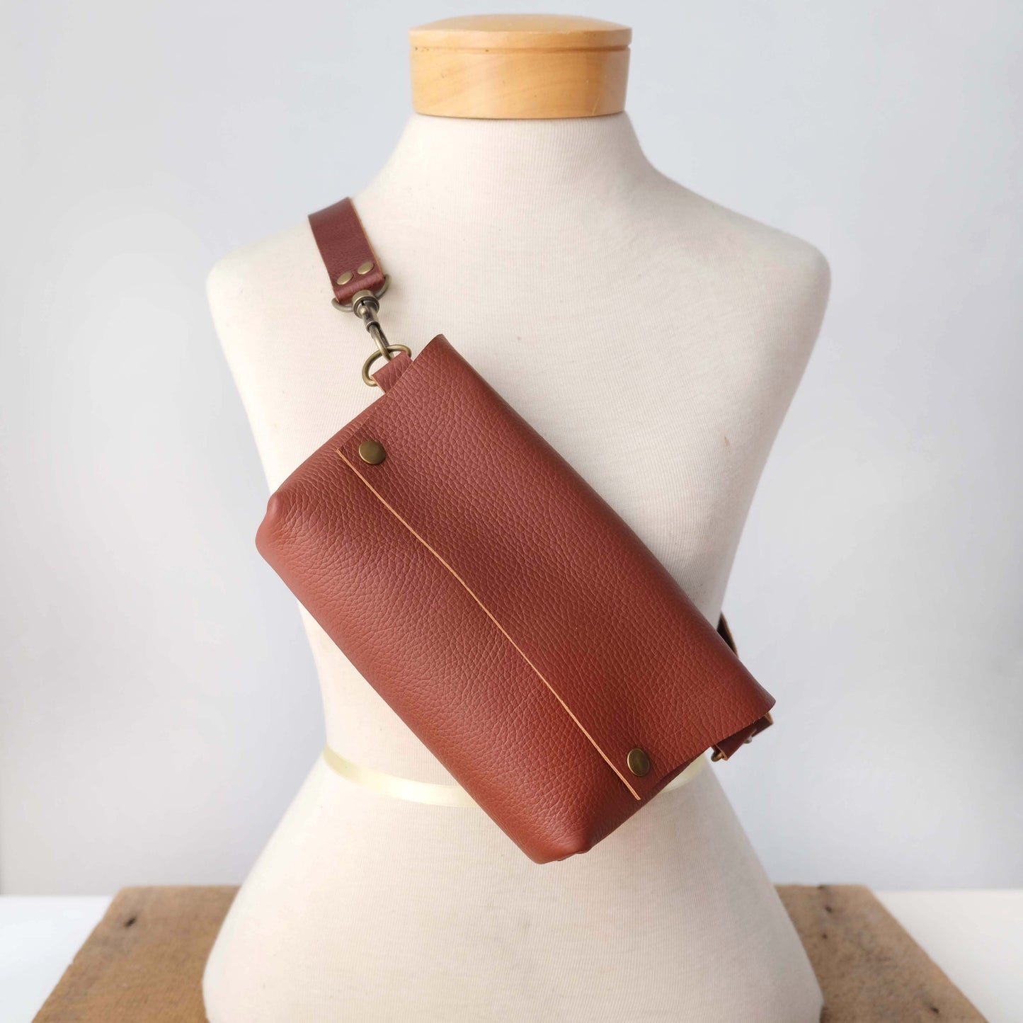 Luna Max: Terracotta Leather