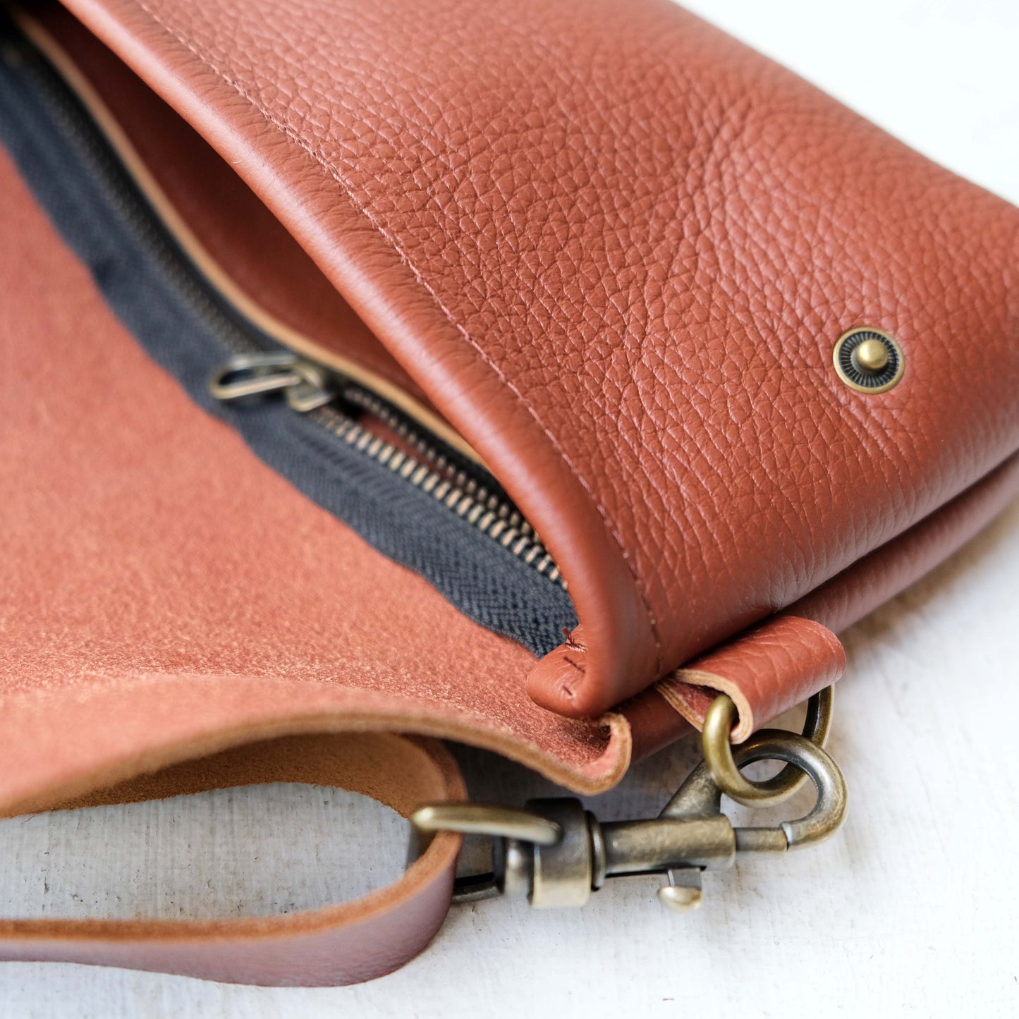 Luna Max: Terracotta Leather