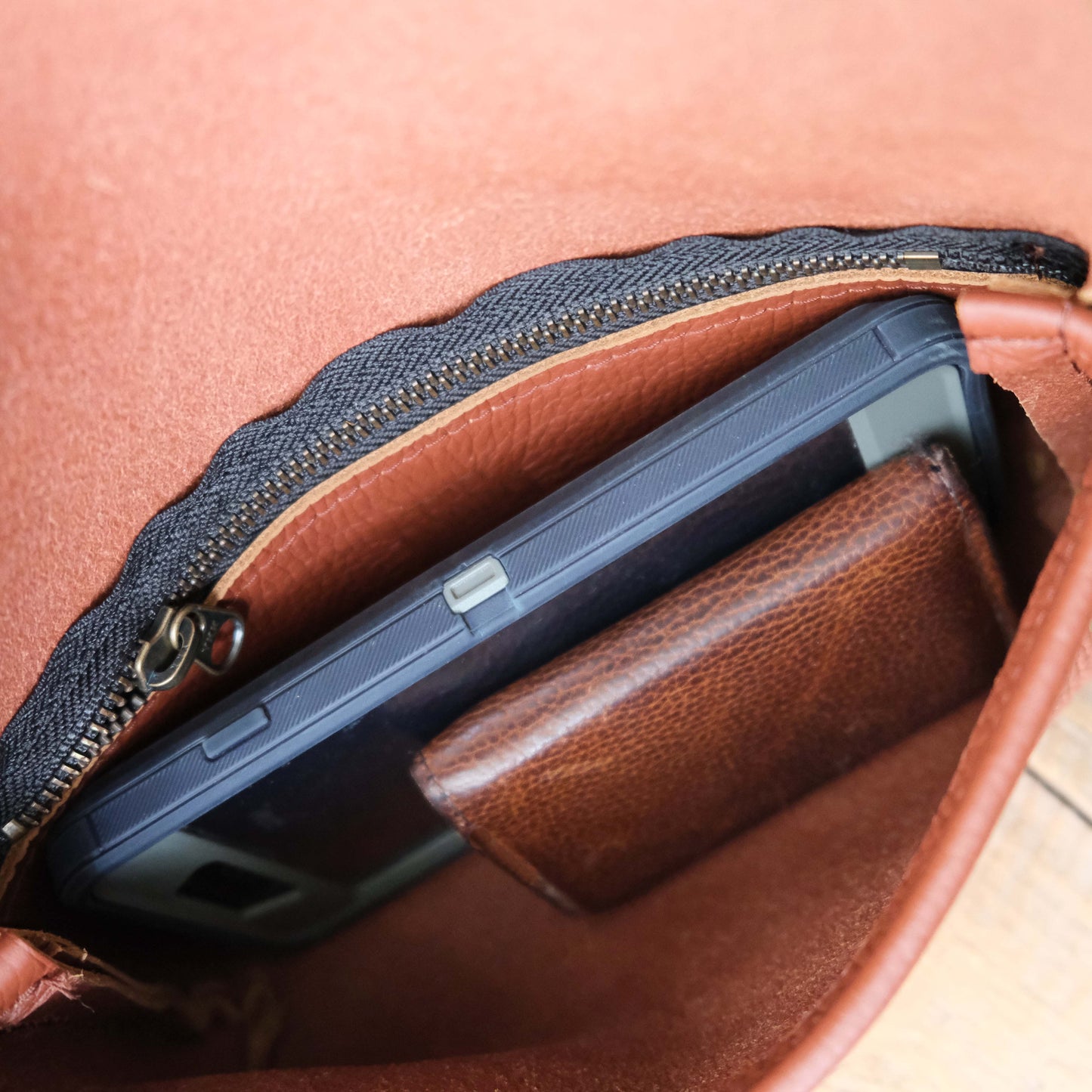 Luna Max: Terracotta Leather