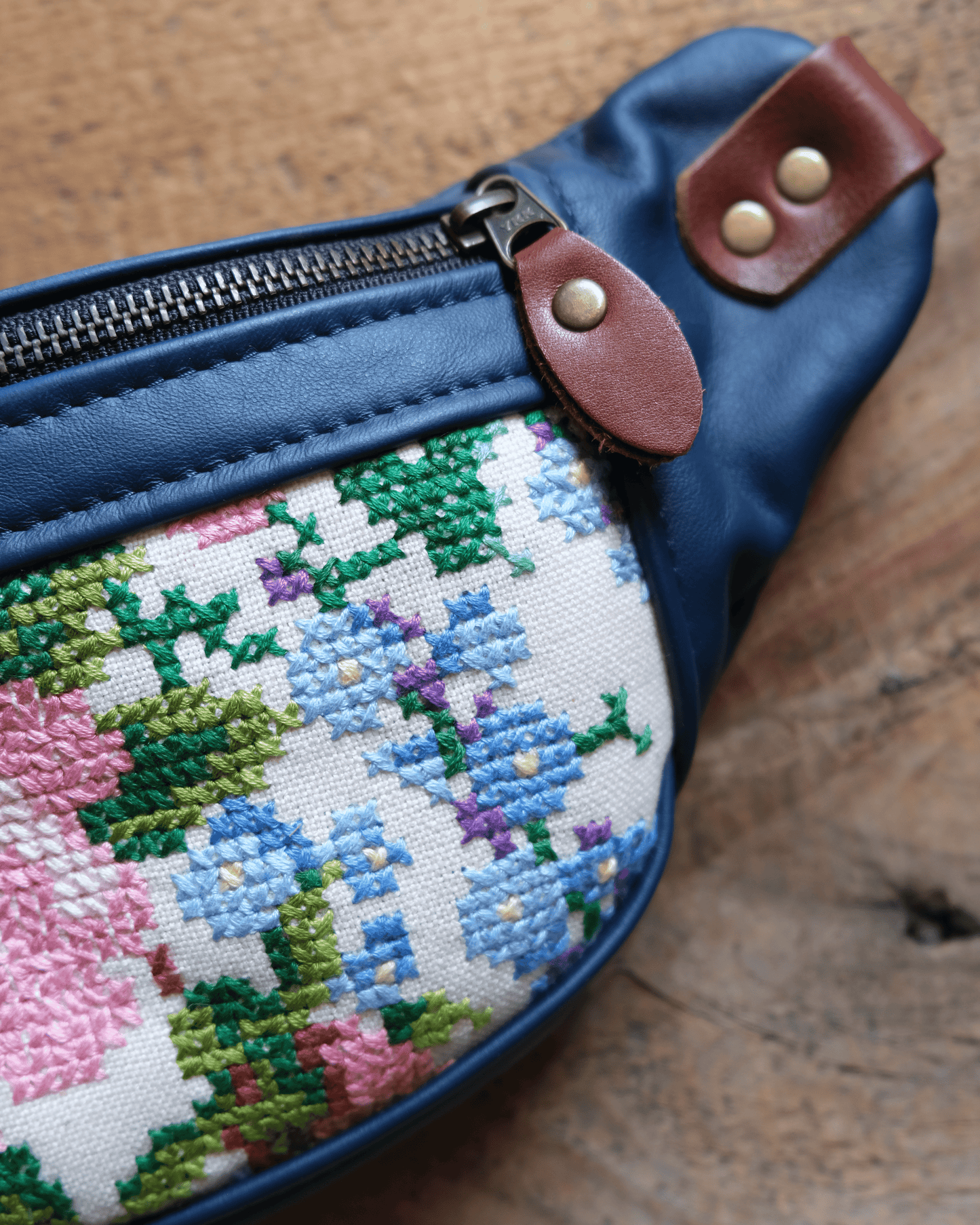 Mini Tabitha: Cross Stitch V