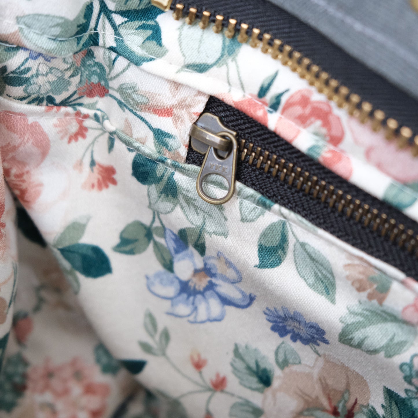 Laine Tote: Charcoal