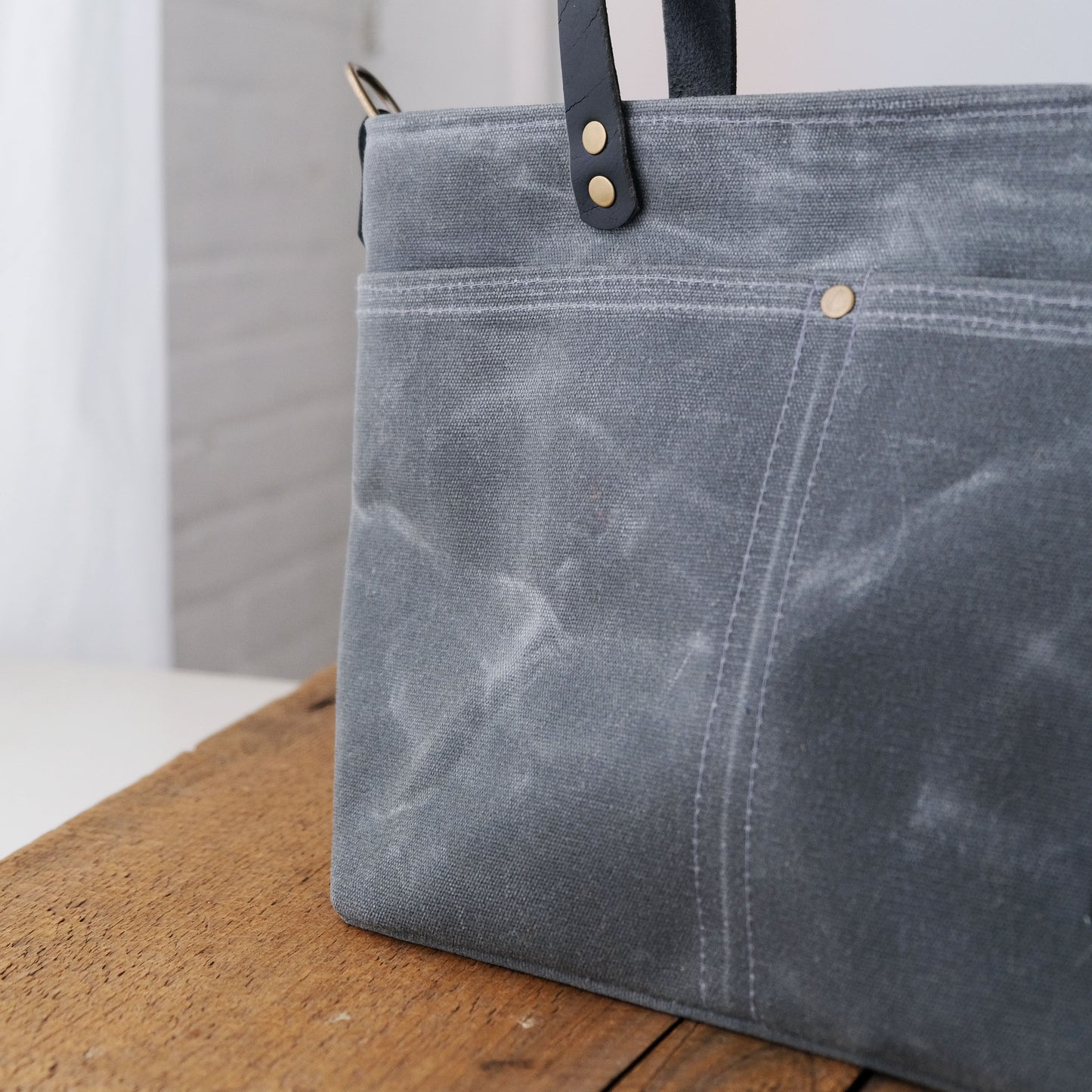 Laine Tote: Charcoal