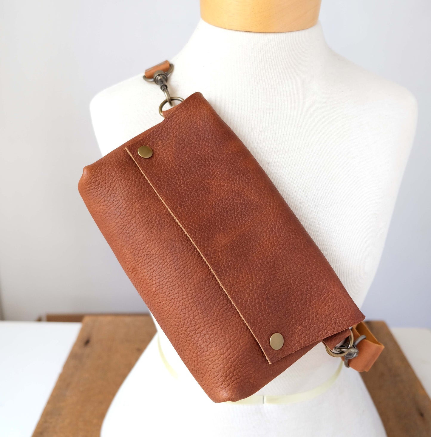 Luna Max: Cognac Leather