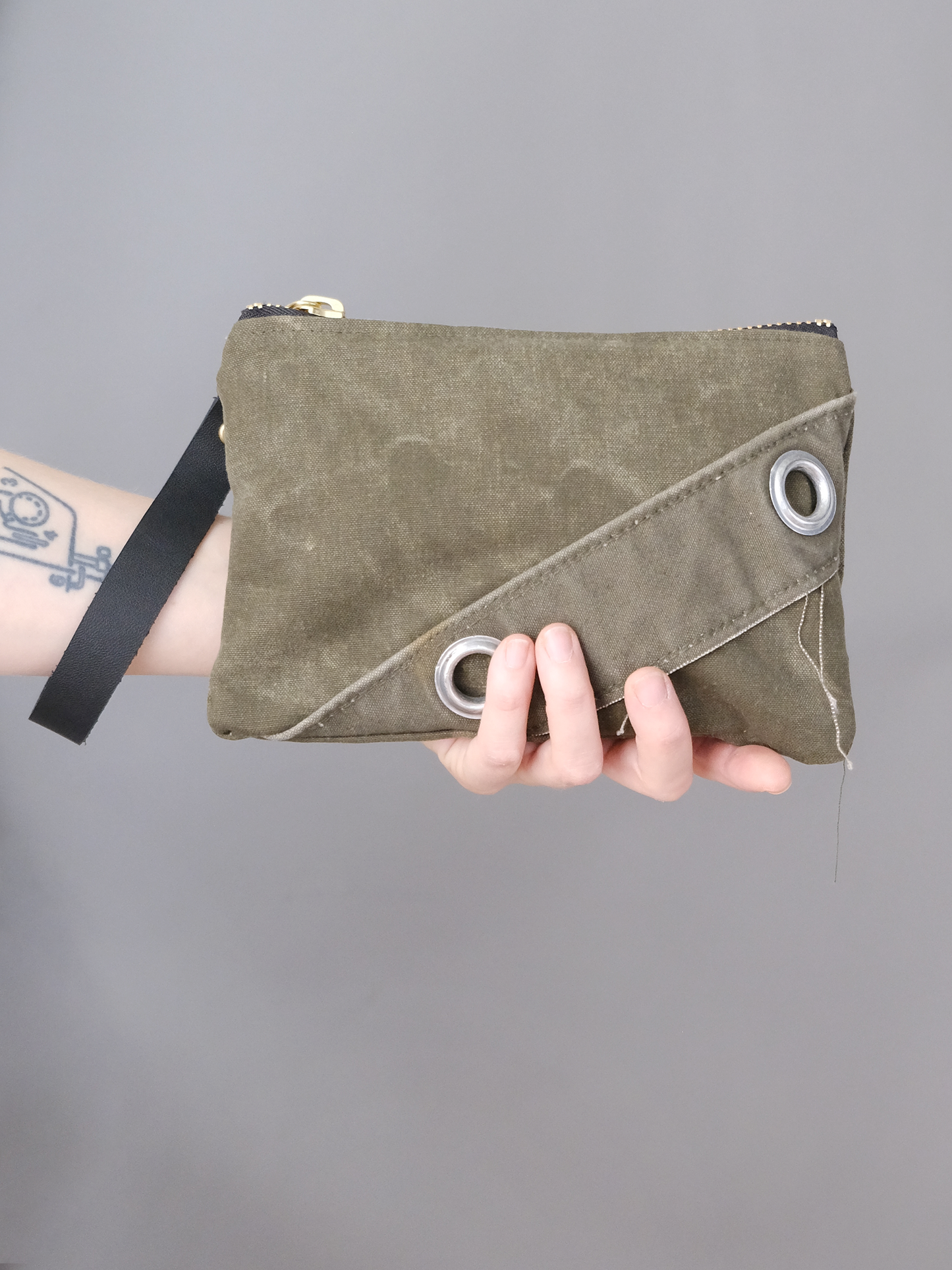 Heritage Wristlet No. 111