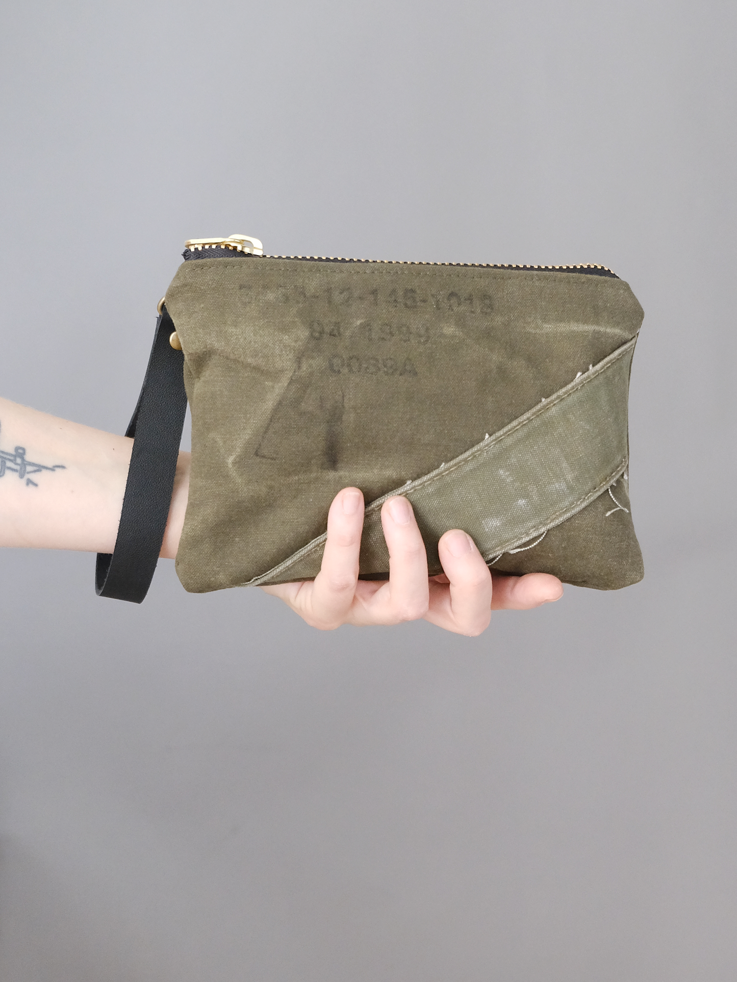Heritage Wristlet No. 112
