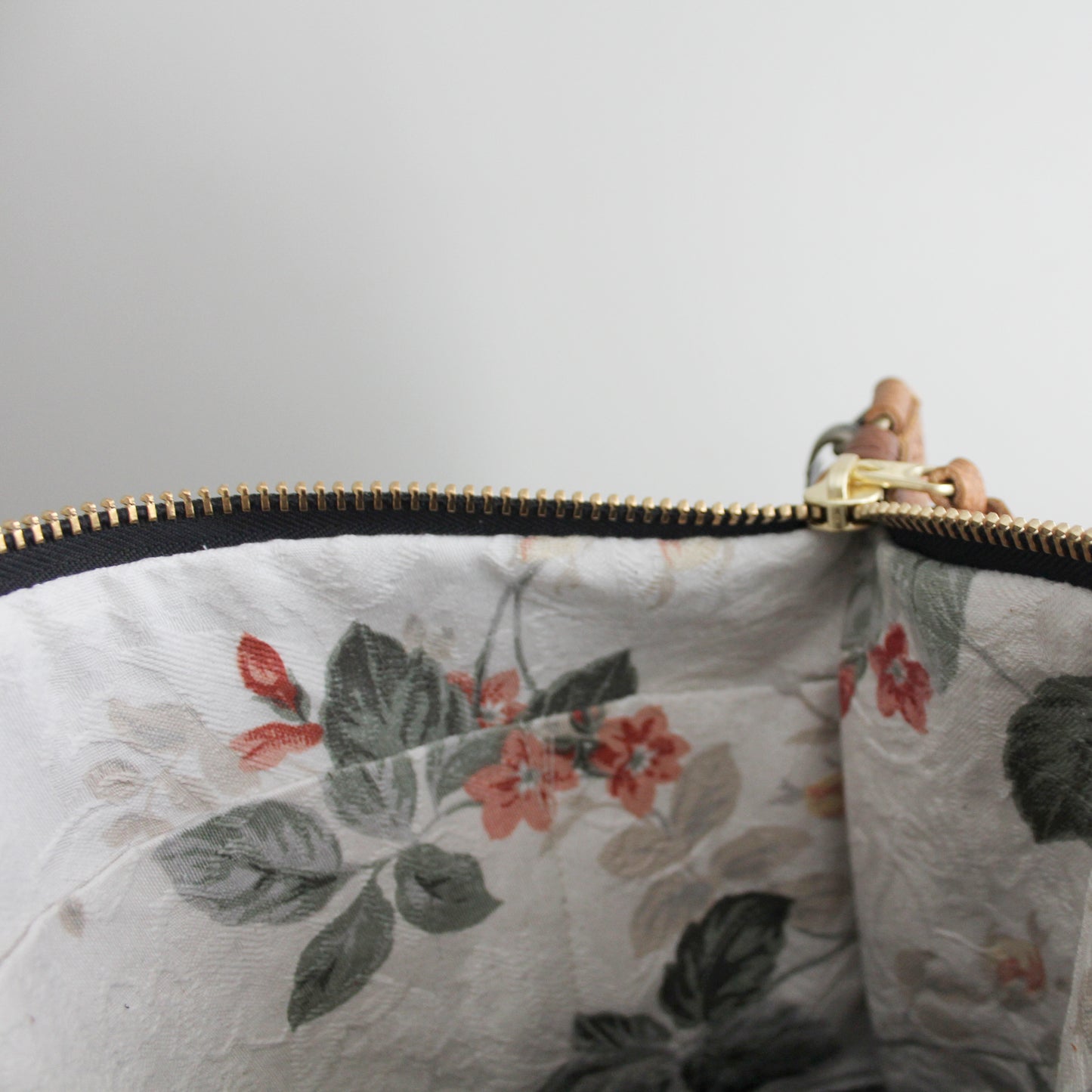 Leighton Tote: Ivory Floral Lining