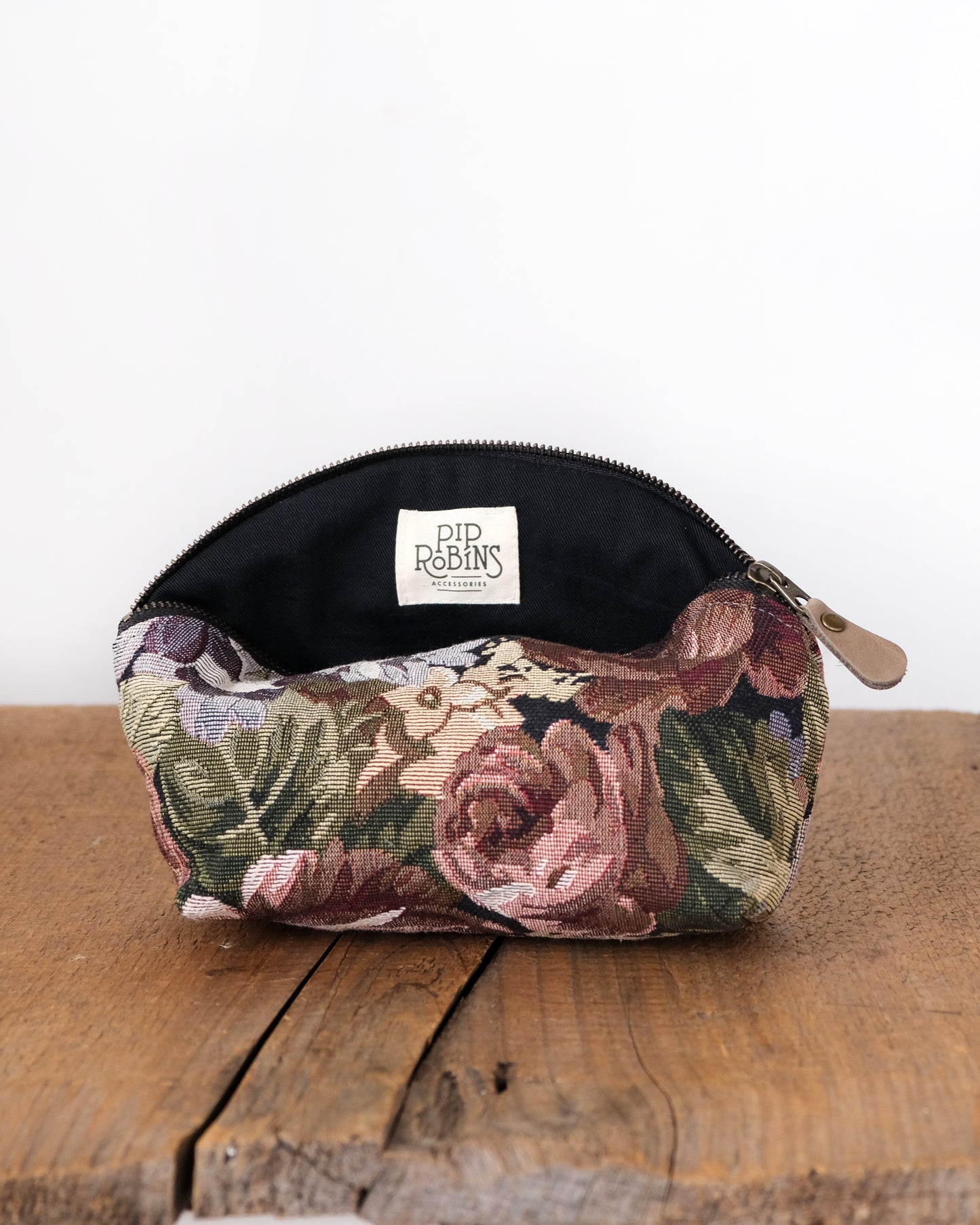 Max Lex Pouch: Dark Floral