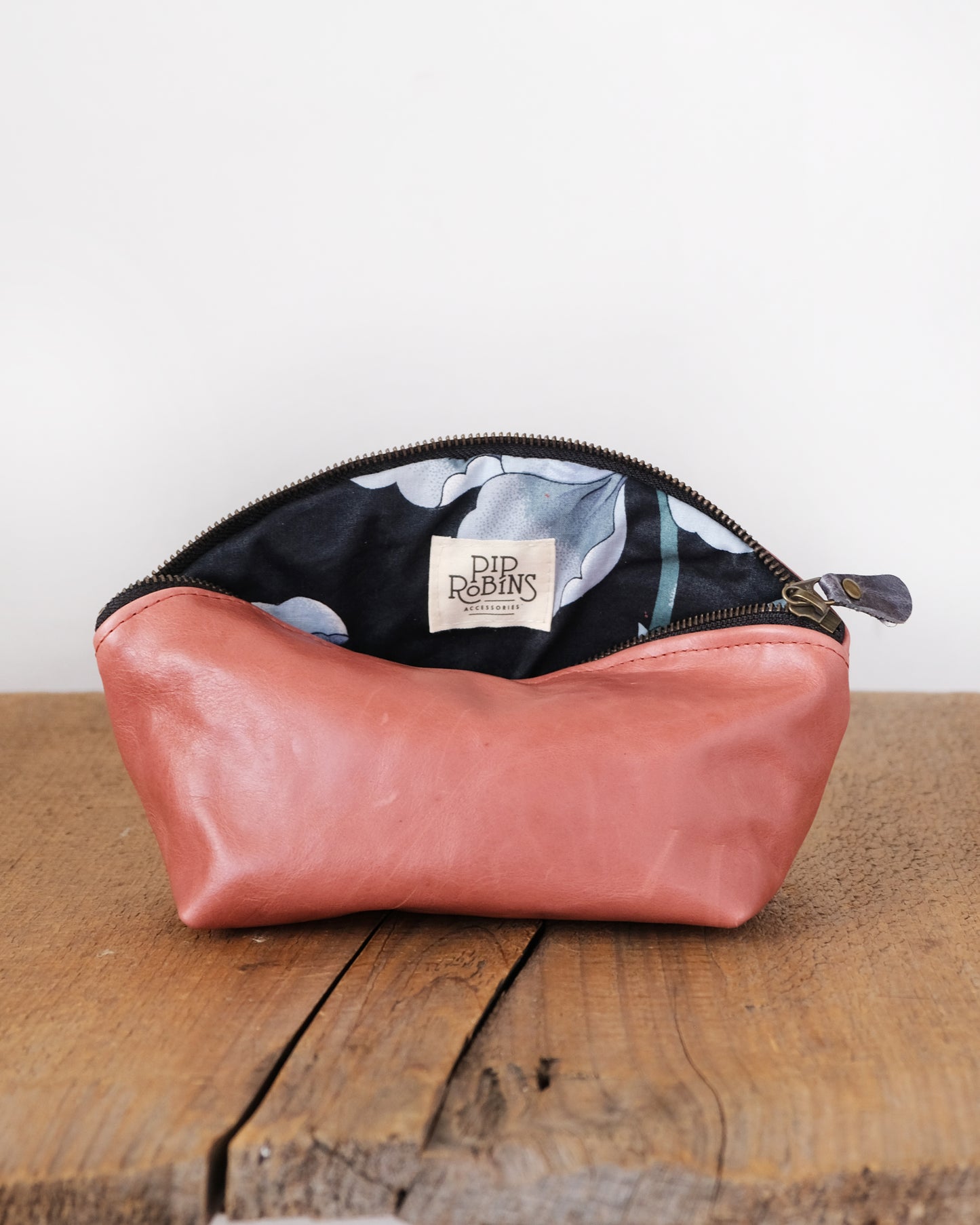 Max Lex Pouch: Pink Leather