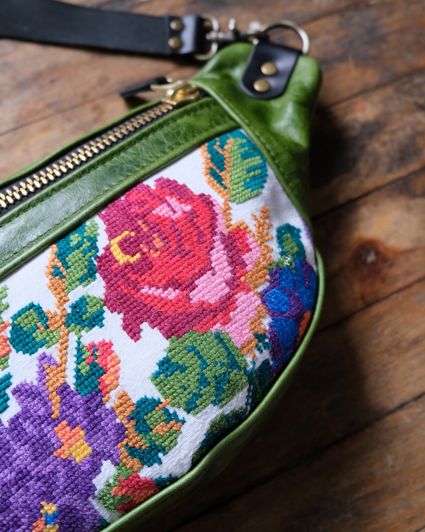 Heritage Mini Tabitha: Bright Cross Stitch
