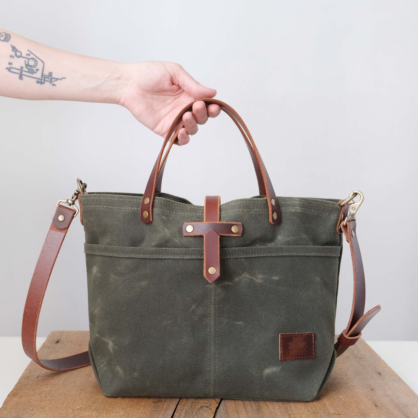 Dionne Tote: Olive