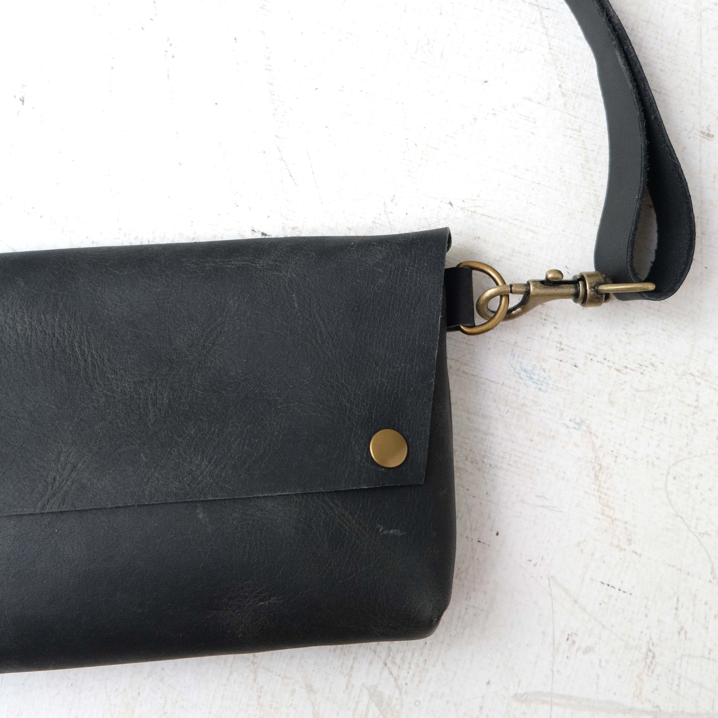 SECONDS: Luna Max: Charcoal Leather