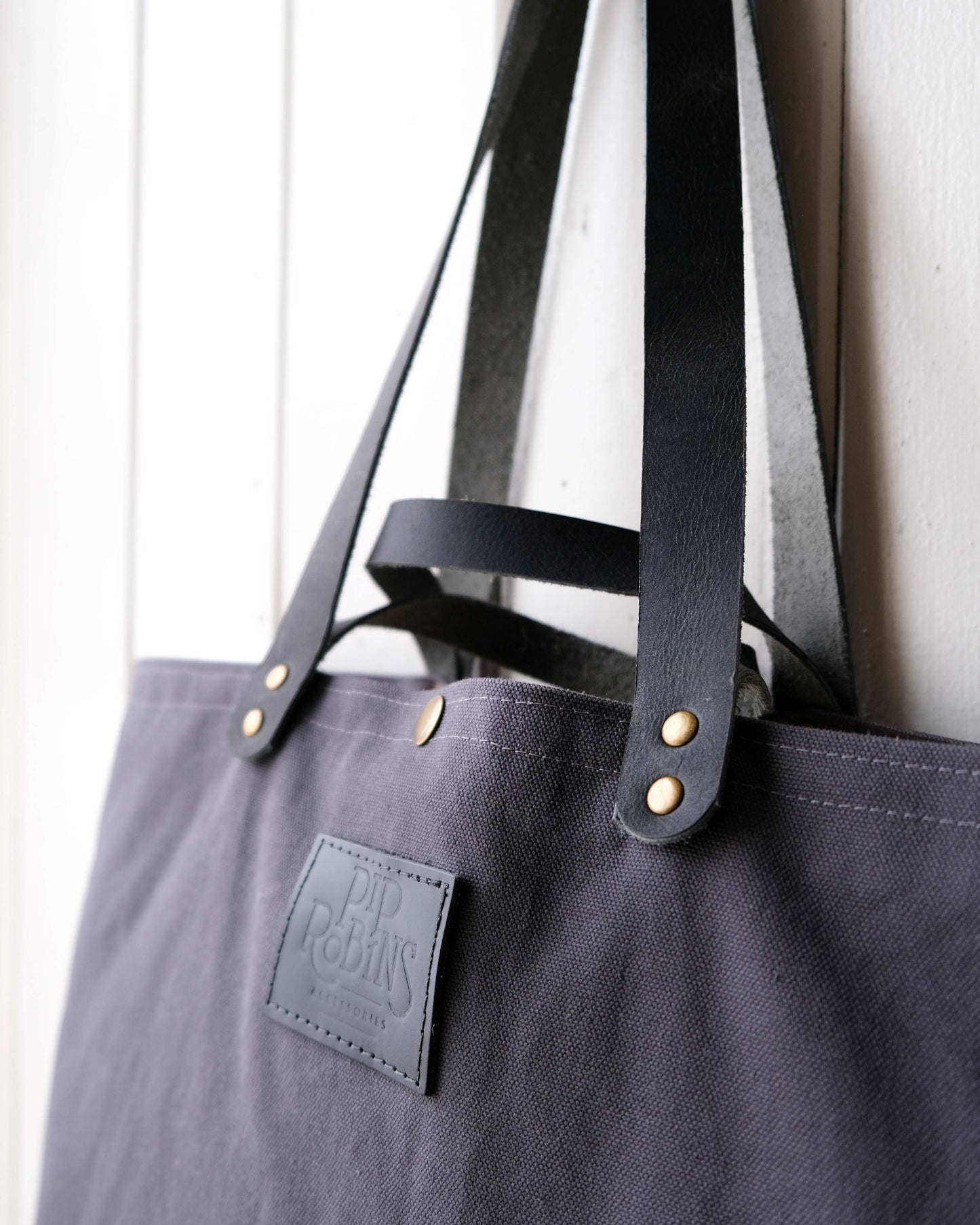 Mini-Mini Maggie Bag: Grey