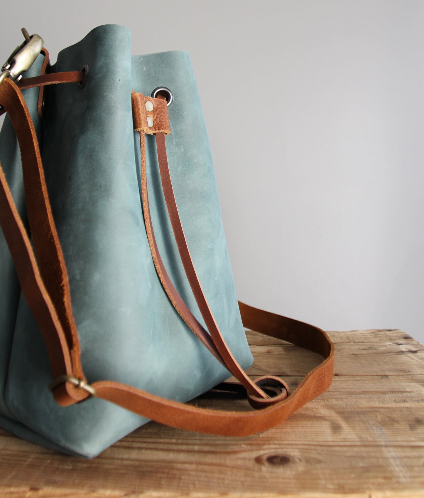 Emma Leather Bucket Bag: Soft Teal