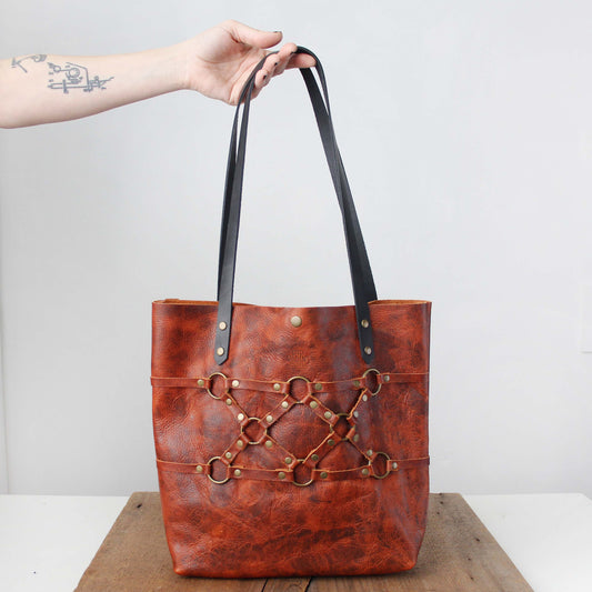 Everyday Leather Tote: Coals 10